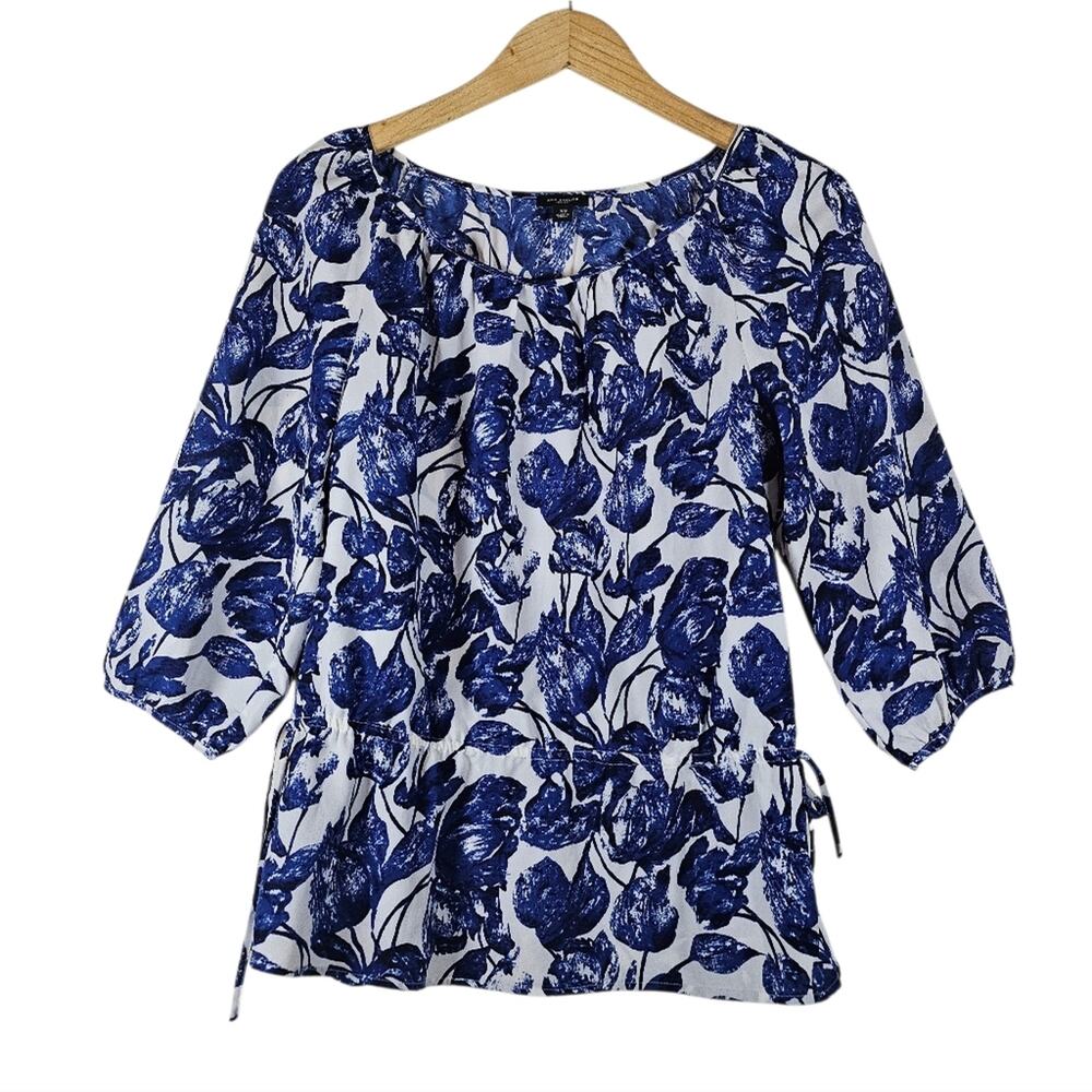 Ann‎ Taylor Blue and White Floral Print 3/4 Sleeve Popover Blouse, Size XS